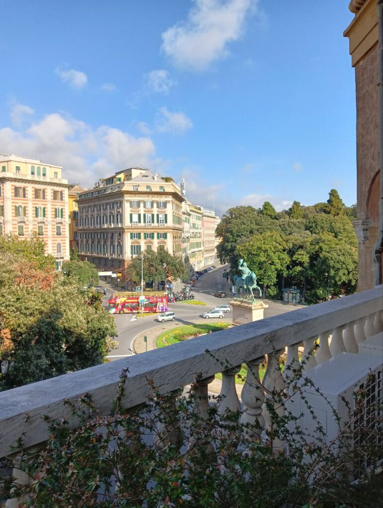 Palazzo Doria Spinola - FAI - statua di Vittorio Emanuele di Savoia genova