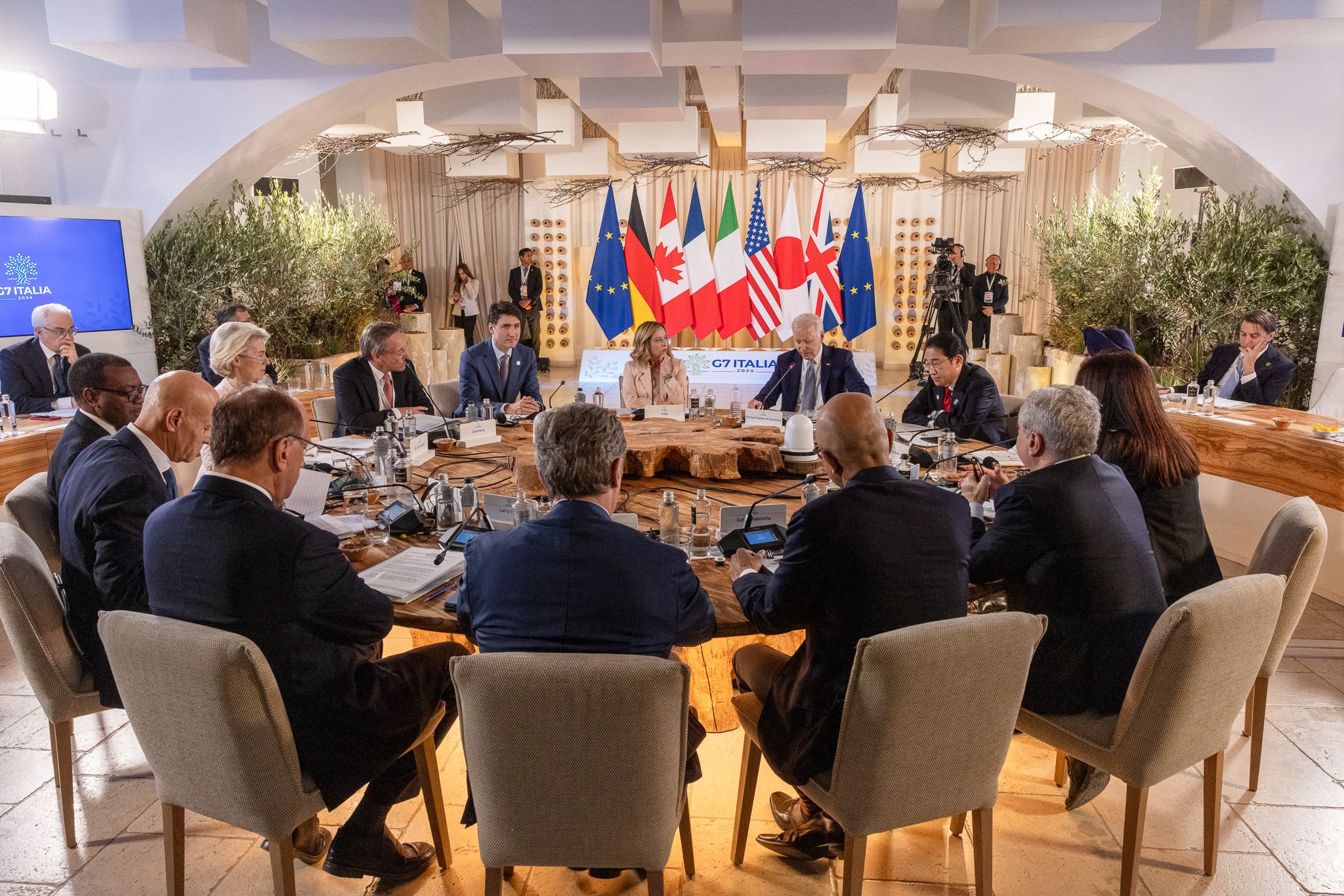 La seconda giornata del G7 nel segno di Papa Francesco