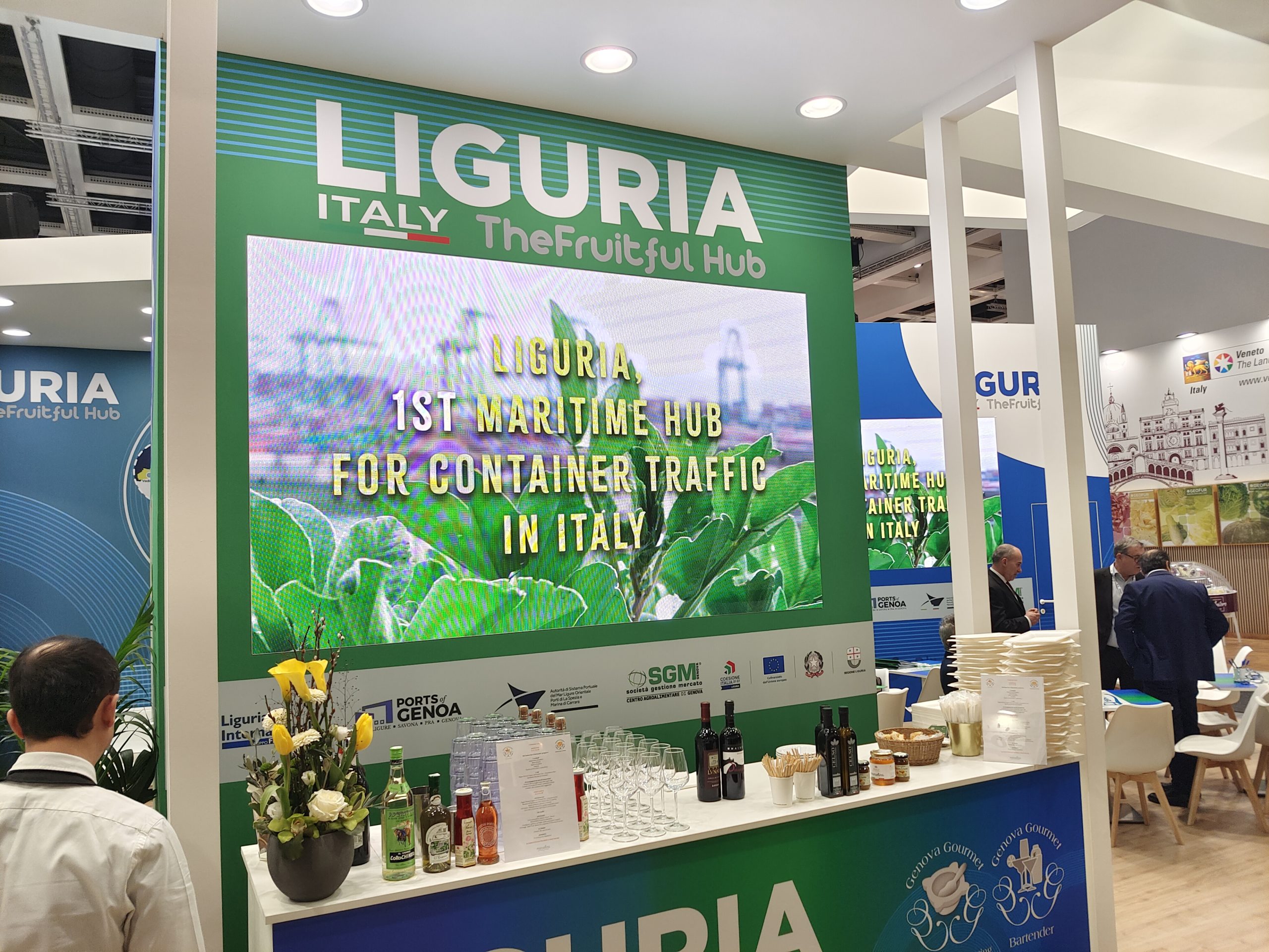 Lo stand dei porti di Genova e Savona alla Fruit Logistic 2025 di Berlino