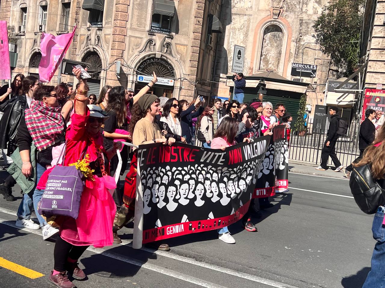 "Lotto, boicotto, sciopero", manifestazione a Genova per 8 Marzo