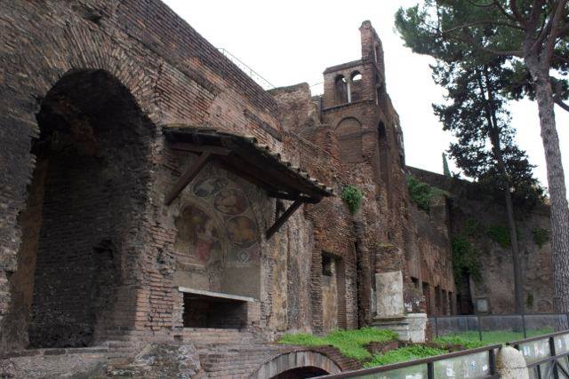 La chiesa del Mercatello. Il Mercatello a rione Campitelli